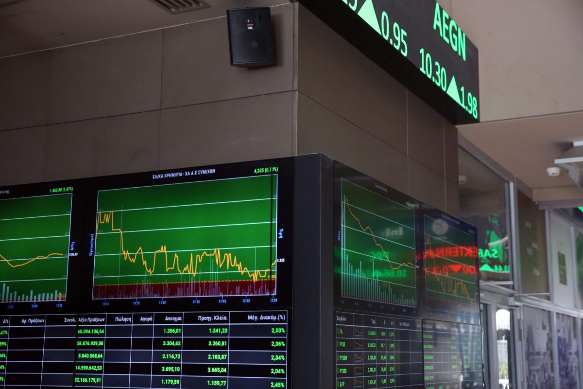 Χρηματιστήριο: Αντοχές παρά τις τράπεζες – Στις 2.132 μονάδες ο ΓΔ, ράλι για Metlen και Helleniq Energy