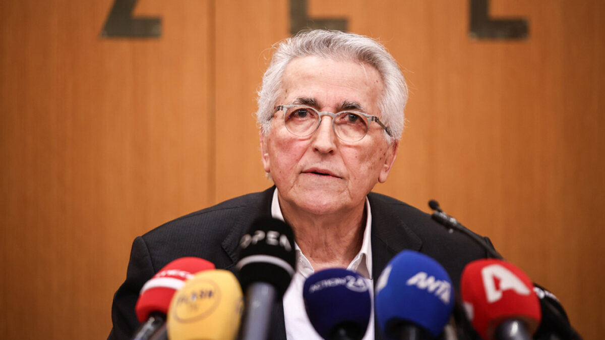 Το ΠΑΣΟΚ ζητά από τον Παναγόπουλο «να διευκολύνει» και να παραιτηθεί από τη ΓΣΕΕ, αλλά αυτός δεν κάνει πίσω