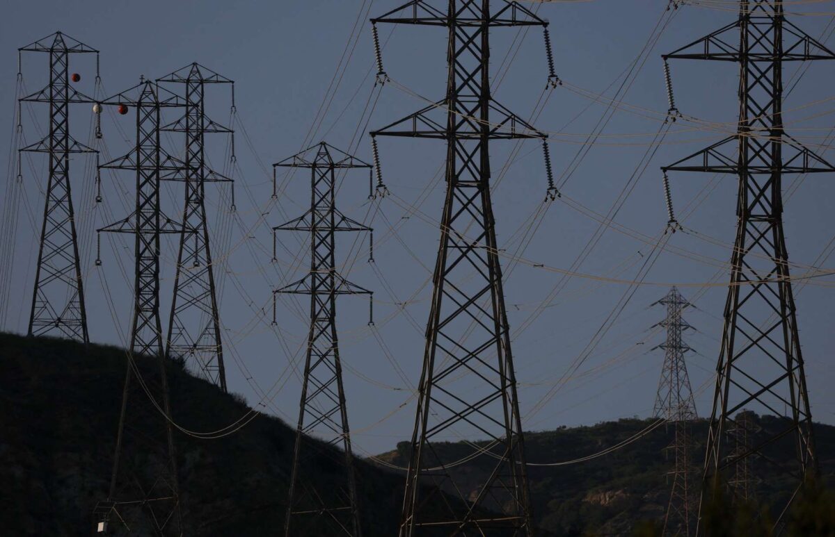 Πώς τα data centers μετατρέπουν περιοχές σε «θερμικές νησίδες» – Η αθέατη περιβαλλοντική επίπτωση της τεχνητής νοημοσύνης