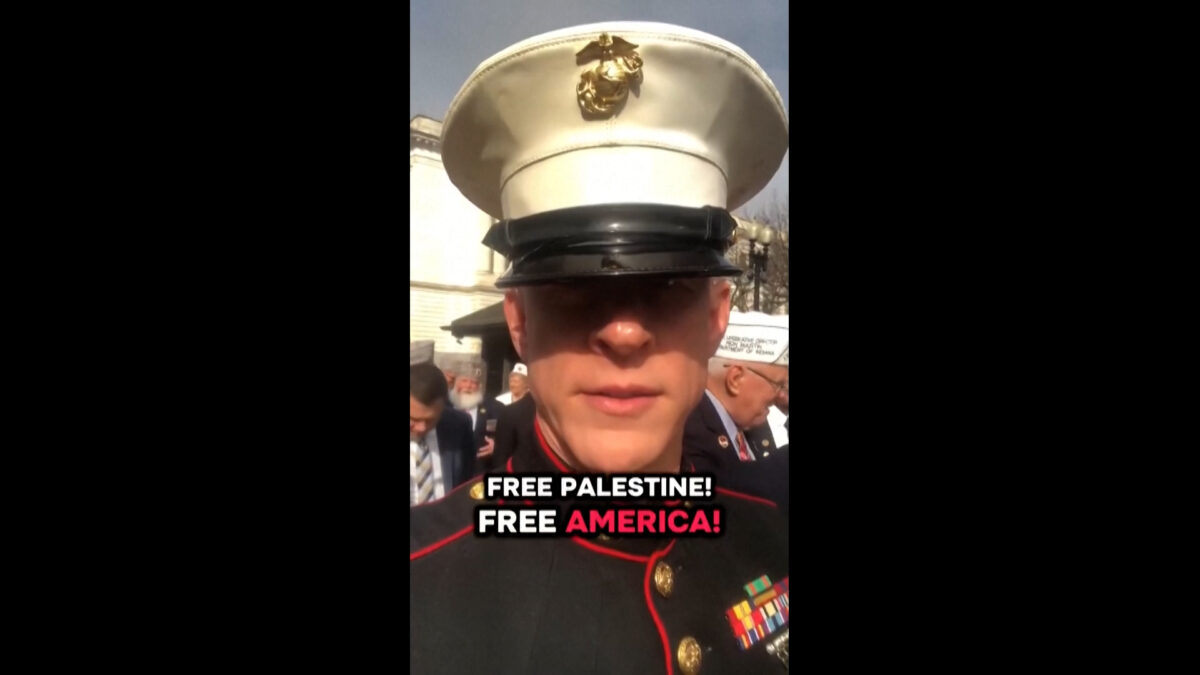 ΗΠΑ: Βετεράνος πεζοναυτών καταγγέλλει «προδοσία» σε βίντεο πριν από διαμαρτυρία στη Γερουσία