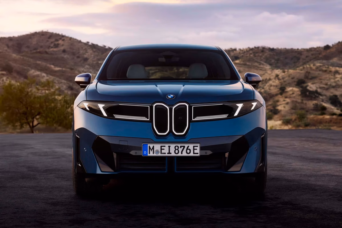 Η BMW αλλάζει τροχιά και πάει… ηλεκτρικά