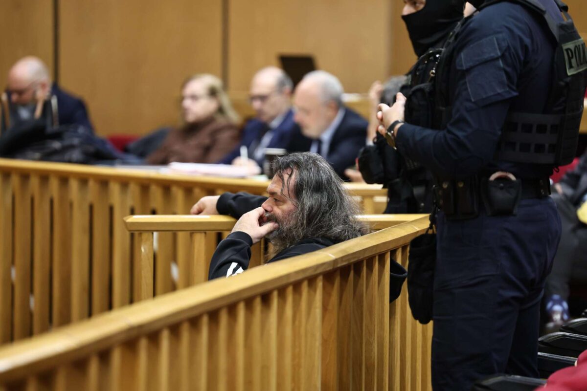 Δίκη Χρυσής Αυγής: Την απόρριψη όλων των ελαφρυντικών πρότεινε η εισαγγελέας – Επίθεση Λαγού στους δικαστές