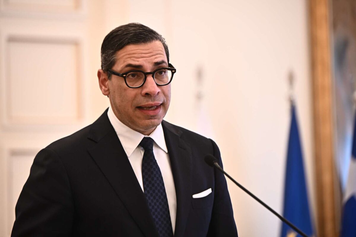 Κόμπος στο BBC: «Η ζωή συνεχίζεται κανονικά στην Κύπρο»