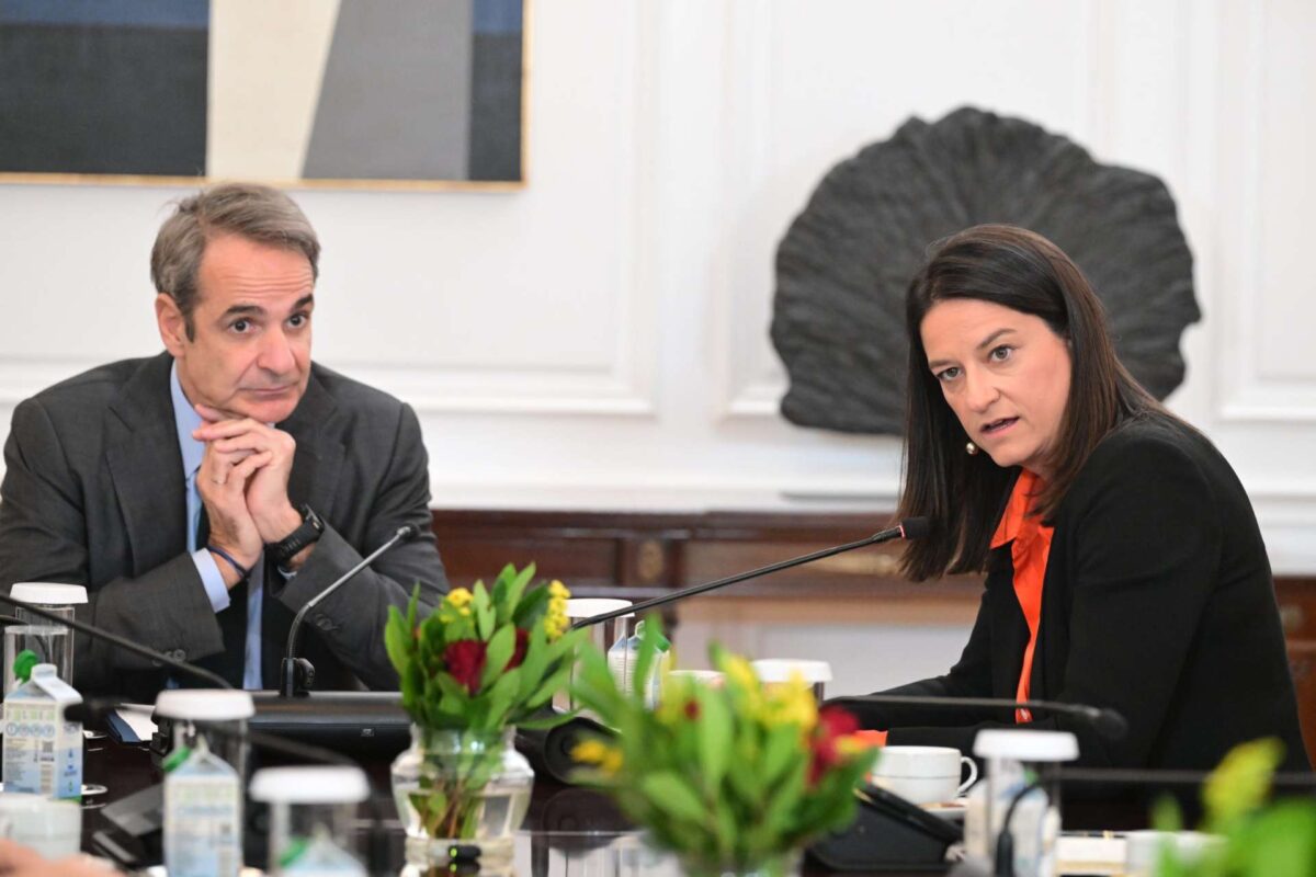 Την Πέμπτη η νέα αύξηση κατώτατου μισθού – Το ιστορικό των αυξήσεων και το πλέγμα μέτρων για την ενίσχυση του εισοδήματος