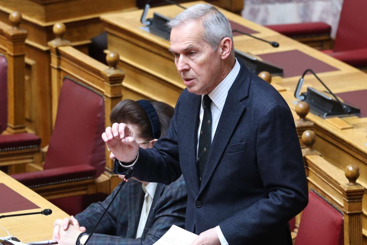 Απάντηση Δαβάκη σε Καζαμία: Τα ελληνικά όπλα δεν χρησιμοποιούνται πουθενά για επιθετική ενέργεια