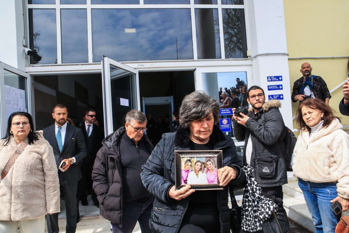 Δίκη των Τεμπών: Ένταση και παράπονα από συγγενείς και δικηγόρους για τις συνθήκες διεξαγωγής – Τι απαντά το υπουργείο Δικαιοσύνης