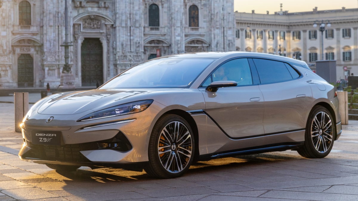 Ηλεκτρικό-σοκ από την BYD: 5 λεπτά στην πρίζα και φεύγεις για 800 χλμ.