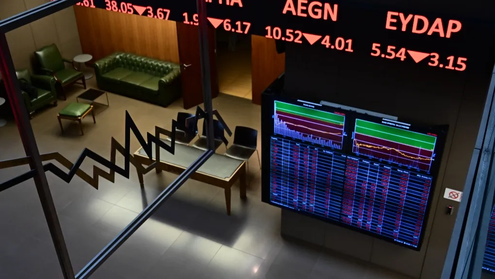 Στη δίνη του πολέμου το Χρηματιστήριο Αθηνών – Έγιναν «καπνός» 17 δισ. ευρώ