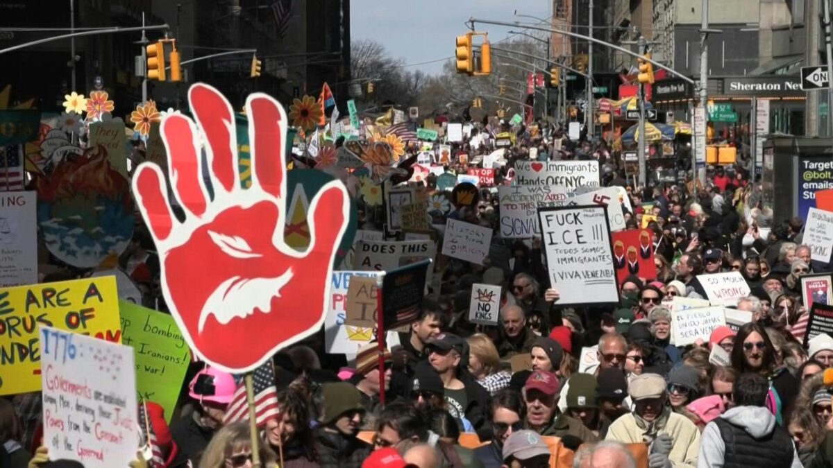 ΗΠΑ: Πάνω από 8 εκατομμύρια διαδηλωτές στις συγκεντρώσεις κατά του Τραμπ