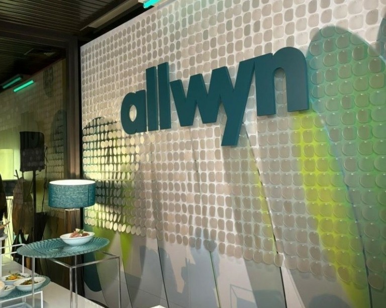 Allwyn: Καθαρά έσοδα €4,11 δισ. και προσαρμοσμένο EBITDA €1,58 δισ. το 2025