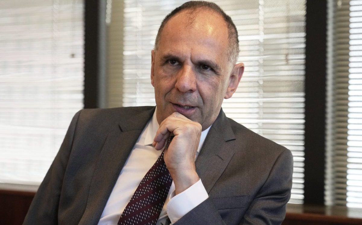 Γεραπετρίτης από Λιβύη: Ενίσχυση διμερούς συνεργασίας σε εμπόριο, μετανάστευση και θαλάσσιες ζώνες – Εγκαίνια για το ελληνικό προξενείο στη Βεγγάζη