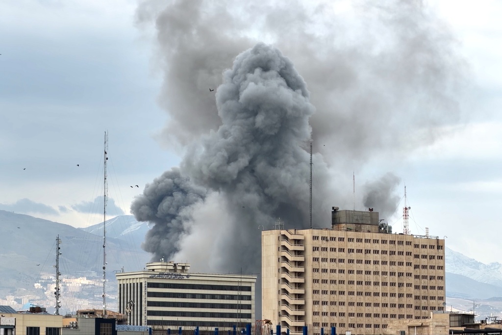 Semafor: Οι ΗΠΑ θα συνεχίσουν τα πλήγματα εναντίον του Ιράν – Η παύση ισχύει μόνο για τις ενεργειακές εγκαταστάσεις