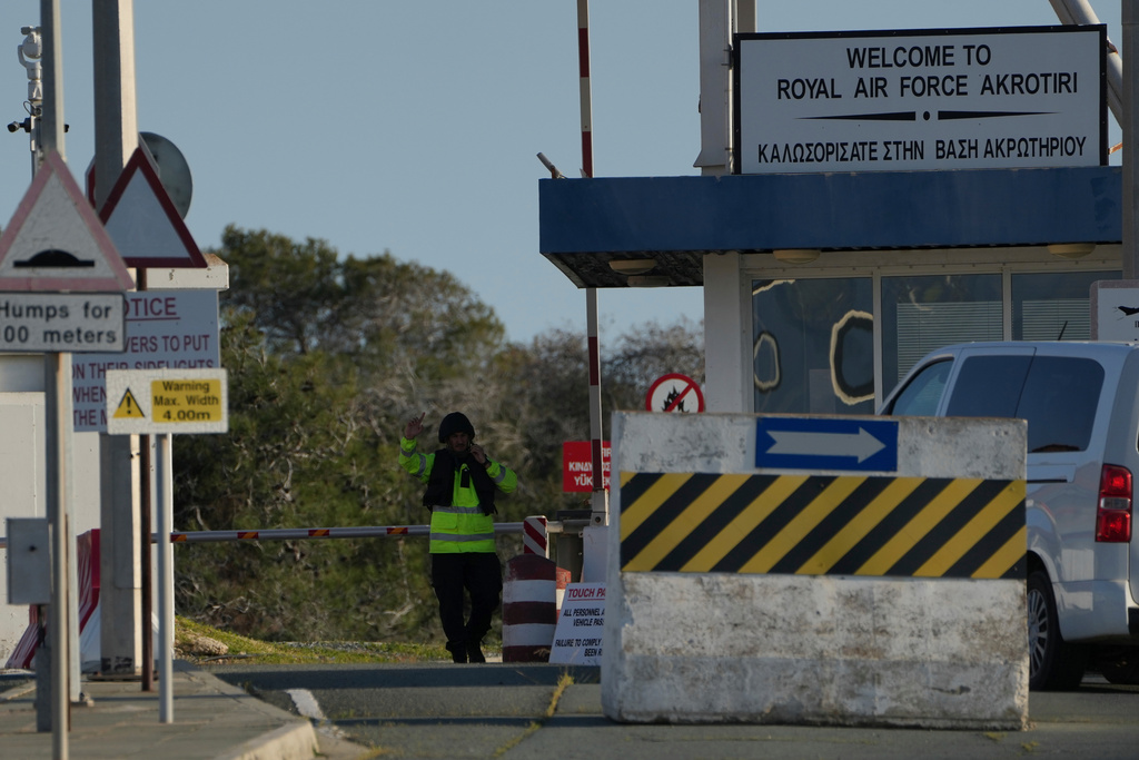 Ντάουνινγκ Στριτ: Το Ακρωτήρι δεν θα περιληφθεί στην αμυντική συμφωνία Βρετανίας – ΗΠΑ