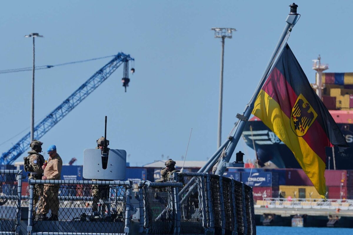 Κύπρος: Συλλήψεις για κατασκοπεία και παράταση του καθεστώτος εκκένωσης στο Ακρωτήρι