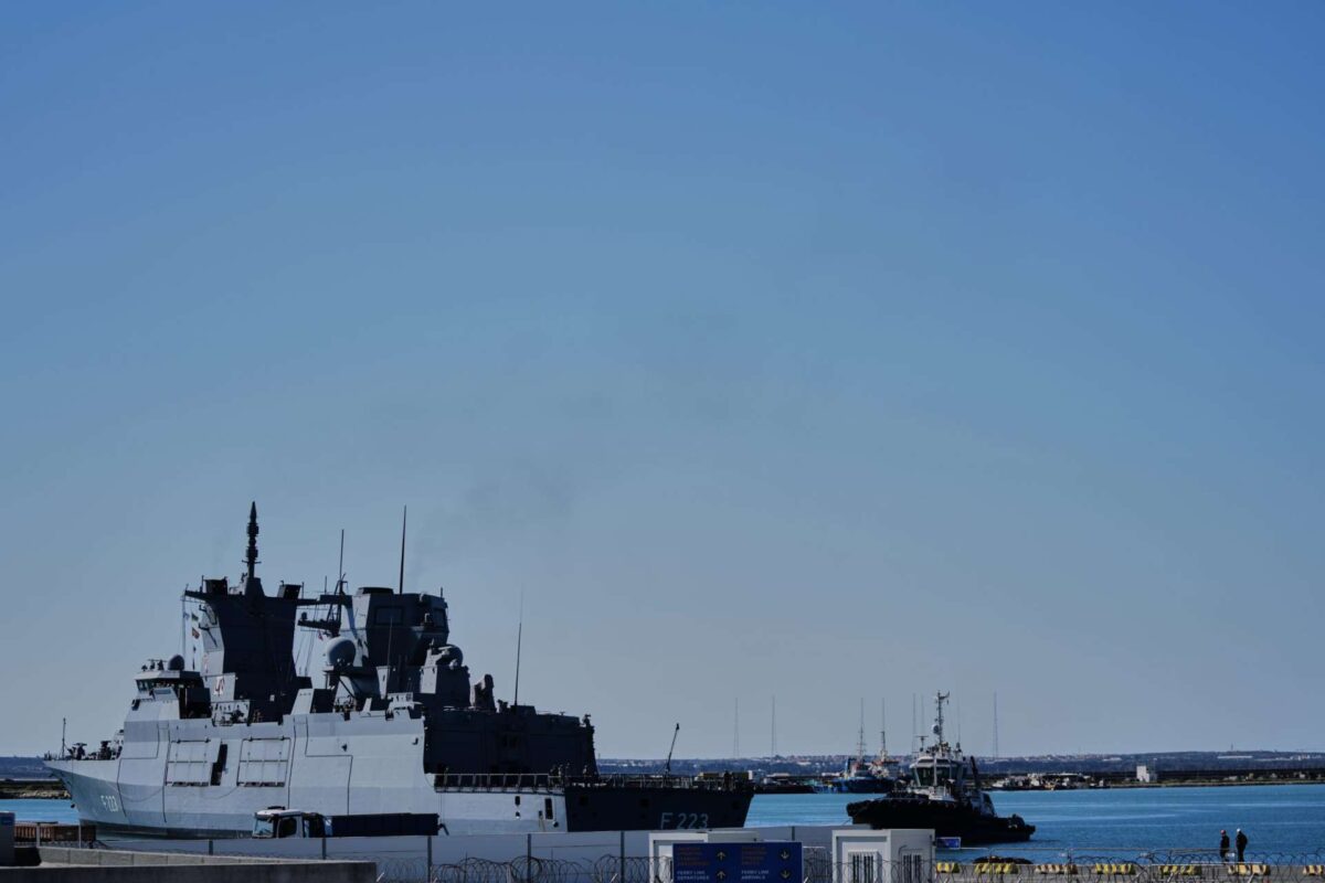 Την Τρίτη αναμένεται το αεροπλανοφόρο «Σαρλ ντε Γκολ» στην Κύπρο – Μέχρι την επόμενη Παρασκευή σε ισχύ η εκκένωση του Ακρωτηρίου