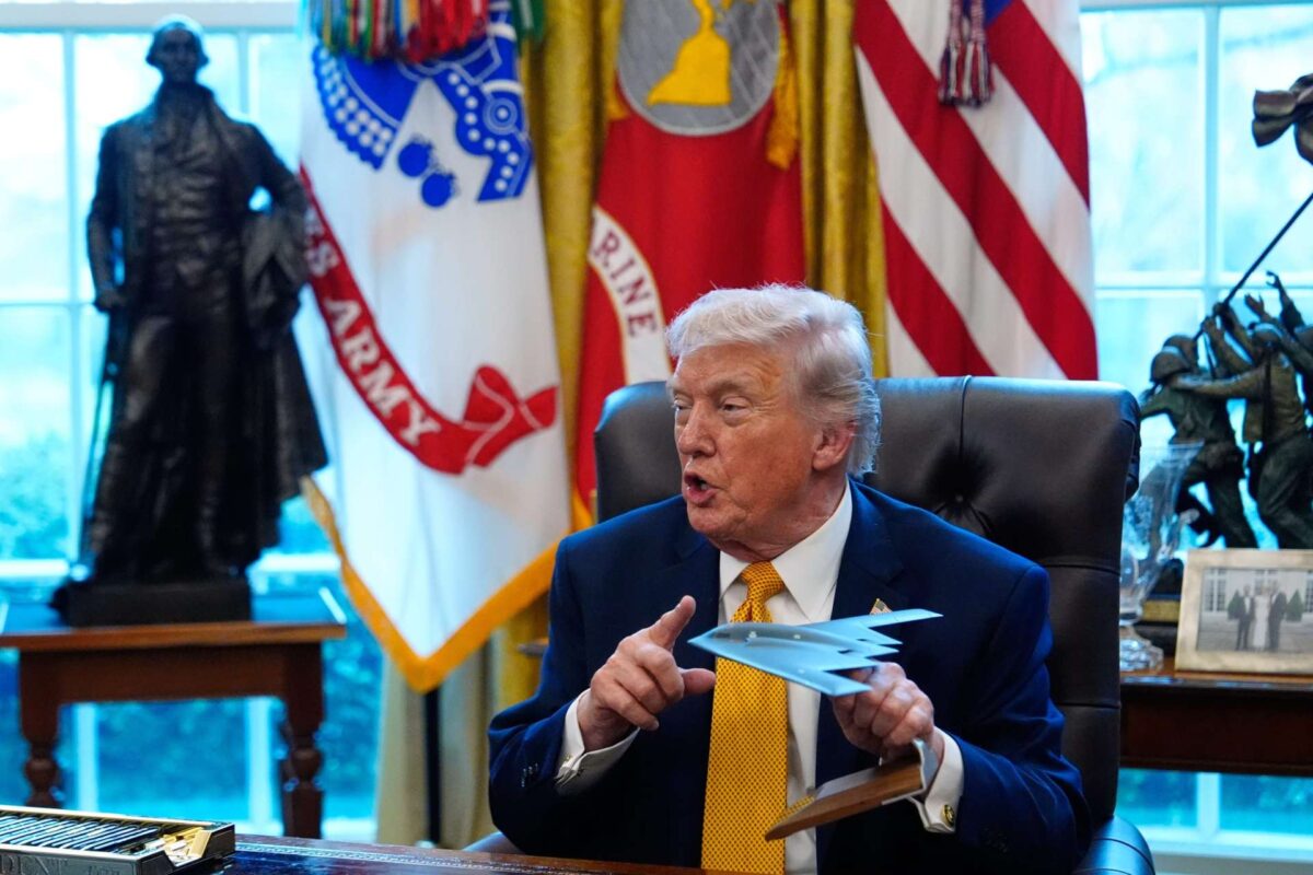 Το 65% των Αμερικανών πιστεύει ότι ο Τραμπ θα διατάξει χερσαία επίθεση στο Ιράν – Μόνο το 7% συμφωνεί