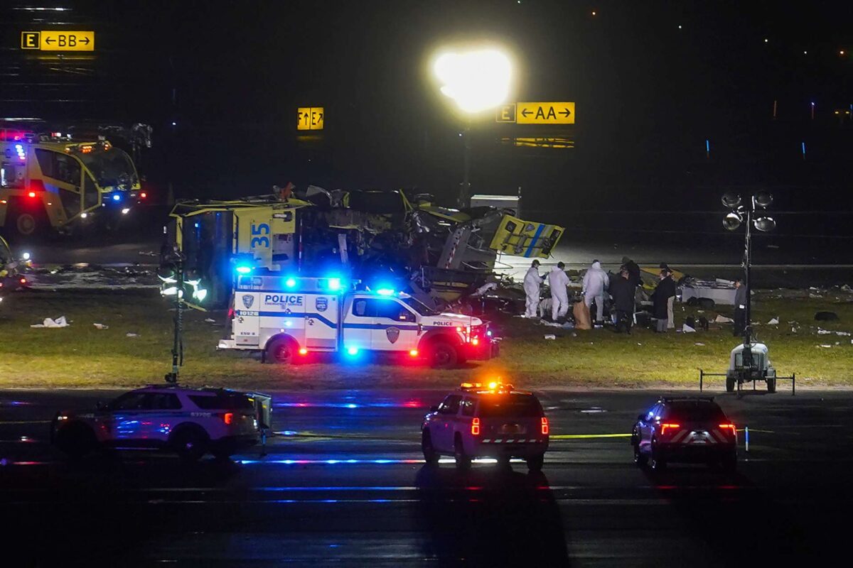 Nέα Υόρκη: Νεκροί ο κυβερνήτης και ο συγκυβερνήτης του αεροσκάφους της Air Canada  που συγκρούσθηκε με όχημα εδάφους
