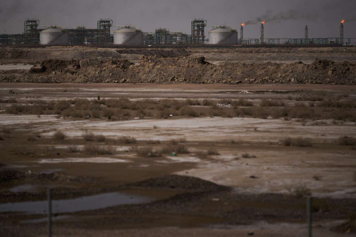 Μέση Ανατολή: Το Ιράν ανέλαβε την ευθύνη για τις επιθέσεις σε βιομηχανίες αλουμινίου – Οι Χούθι μπαίνουν στον πόλεμο