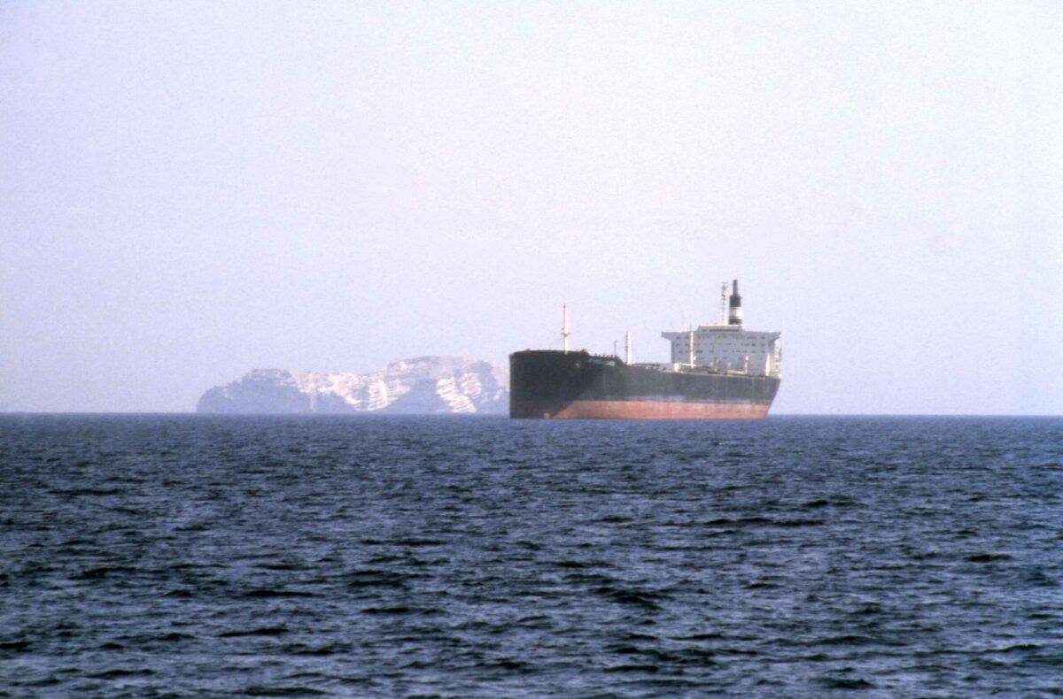 AFP: Συνολικά 10 τα πλοία που επλήγησαν στα Στενά του Ορμούζ από την έναρξη του πολέμου