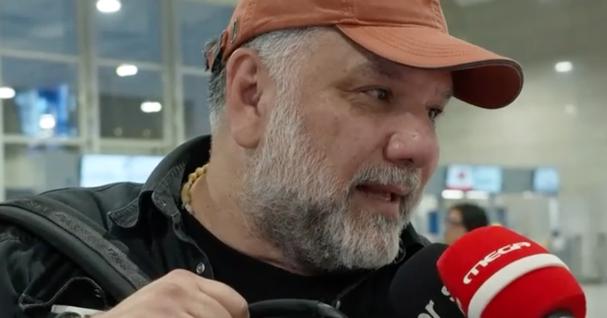 Γρηγόρης Αρναούτογλου: «Θα ’θελα να πάρω ένα τηλέφωνο… να ακούσω τη φωνή της μαμάς μου»