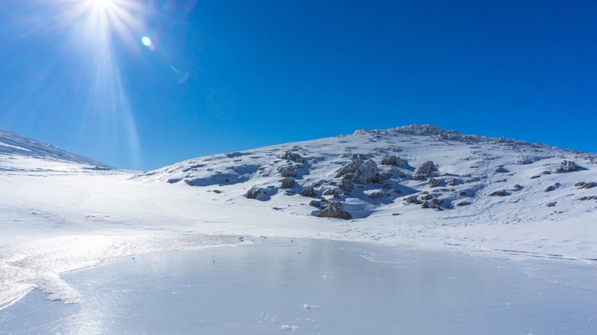 Αίσιο τέλος για ορειβάτη στην Αστράκα – Ελικόπτερο τον απεγκλώβισε από δύσβατο σημείο