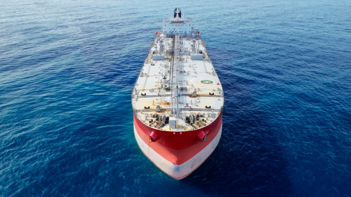 Ελληνικό πλοίο χτυπήθηκε από πύραυλο στη Μαύρη Θάλασσα, καλά στην υγεία τους οι 24 ναυτικοί, ανάμεσά τους 10 Έλληνες