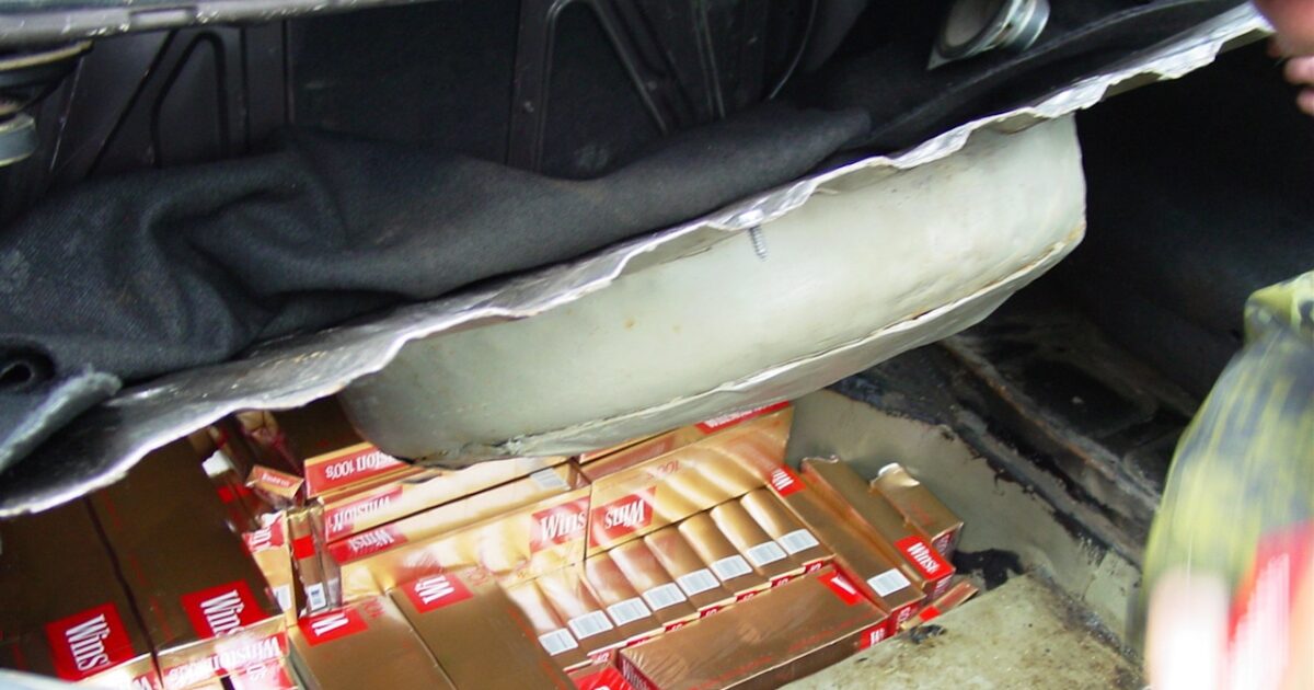 Η ΑΑΔΕ αποκάλυψε διεθνές δίκτυο λαθρεμπορίου τσιγάρων με τους ελεγκτές του ΔΕΟΣ – Προχώρησε σε συλλήψεις σε Ελλάδα και άλλες χώρες