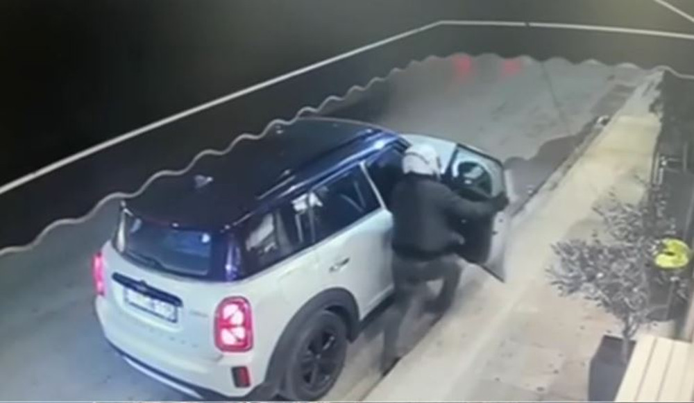 Βίντεο ντοκουμέντο: Έκλεβαν τσάντες από αυτοκίνητα με τους οδηγούς μέσα – Ακαριαίες οι κινήσεις τους λίγων δευτερολέπτων