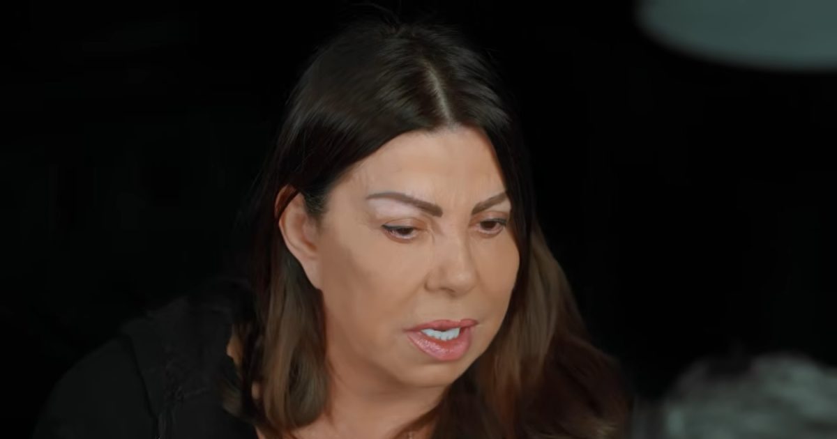 Άντζελα Δημητρίου: «Είχα ένα μικρό ατύχημα και έπρεπε να φέρω στον κόσμο ένα μικρό παιδί, μεγάλωσε αλλού, είναι πολύ δύσκολο να του πεις “Εγώ είμαι η μάνα σου”»