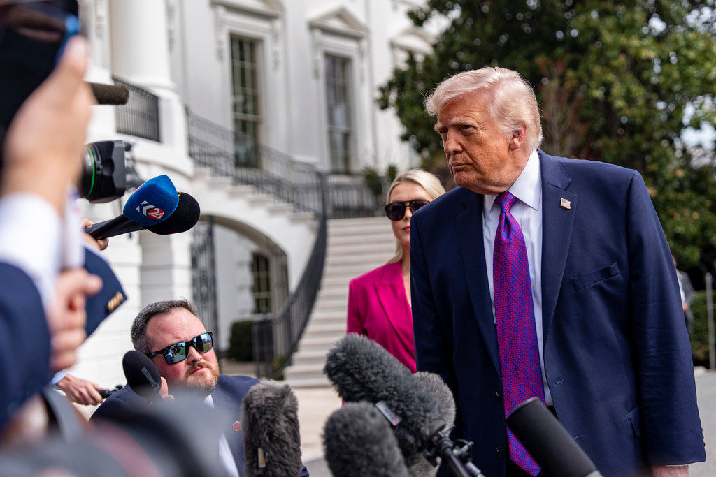 Τραμπ: «Έχουμε χτυπήσει το Ιράν πιο σκληρά από οποιαδήποτε άλλη χώρα στην ιστορία αλλά δεν έχουμε τελειώσει ακόμα»