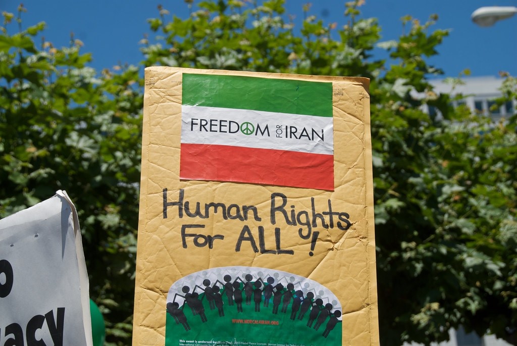 Ρέα Πεϊμάνι: Είδος πολυτελείας το κρέας στο Ιράν και όσπρια με δόσεις – Γι΄ αυτό σκοτώθηκαν 50.000 διαδηλωτές