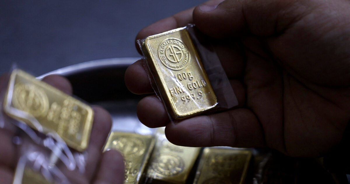 Νέα βουτιά για τον χρυσό: Επιταχύνεται η πτώση από το 6% στο άνοιγμα, χαμηλό 4μήνου