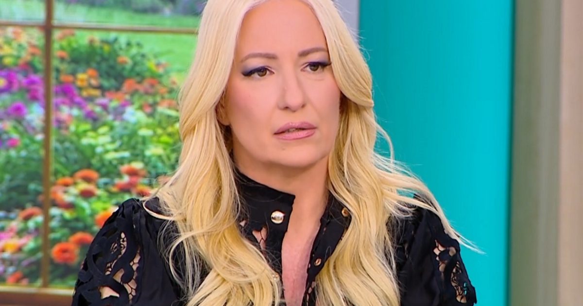 Η Αφροδίτη Γραμμέλη διέκοψε ξαφνικά τη ροή της εκπομπής: «Δεν το έχω κάνει ποτέ στη ζωή μου, αλλά θα το κάνω τώρα»