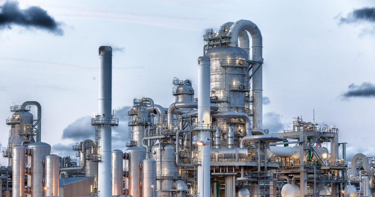 Το πετρέλαιο ενισχύεται μετά το τελεσίγραφο Τραμπ στο Ιράν για τα Στενά του Ορμούζ και την προειδοποίηση ΙΕΑ