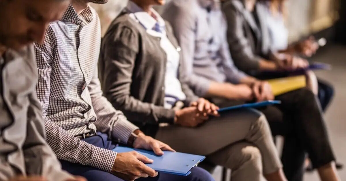 ΔΥΠΑ – ΕΤΒΑ: Πρόγραμμα κατάρτισης 25.000 ανέργων για θέσεις στη βιομηχανία