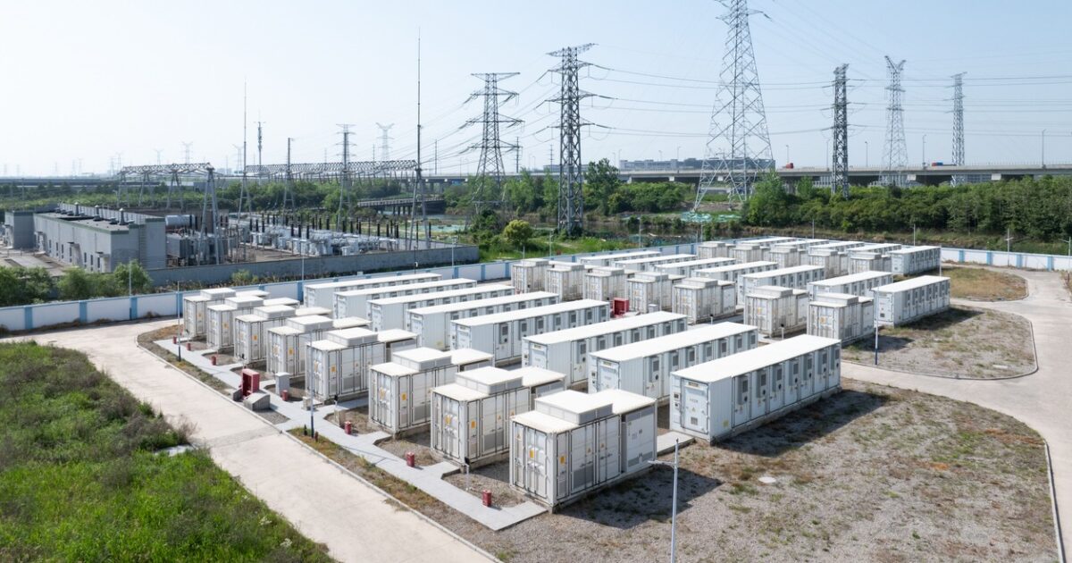 Ενεργοποιούνται άμεσα οι πρώτες μονάδες μπαταριών με τροπολογία του ΥΠΕΝ