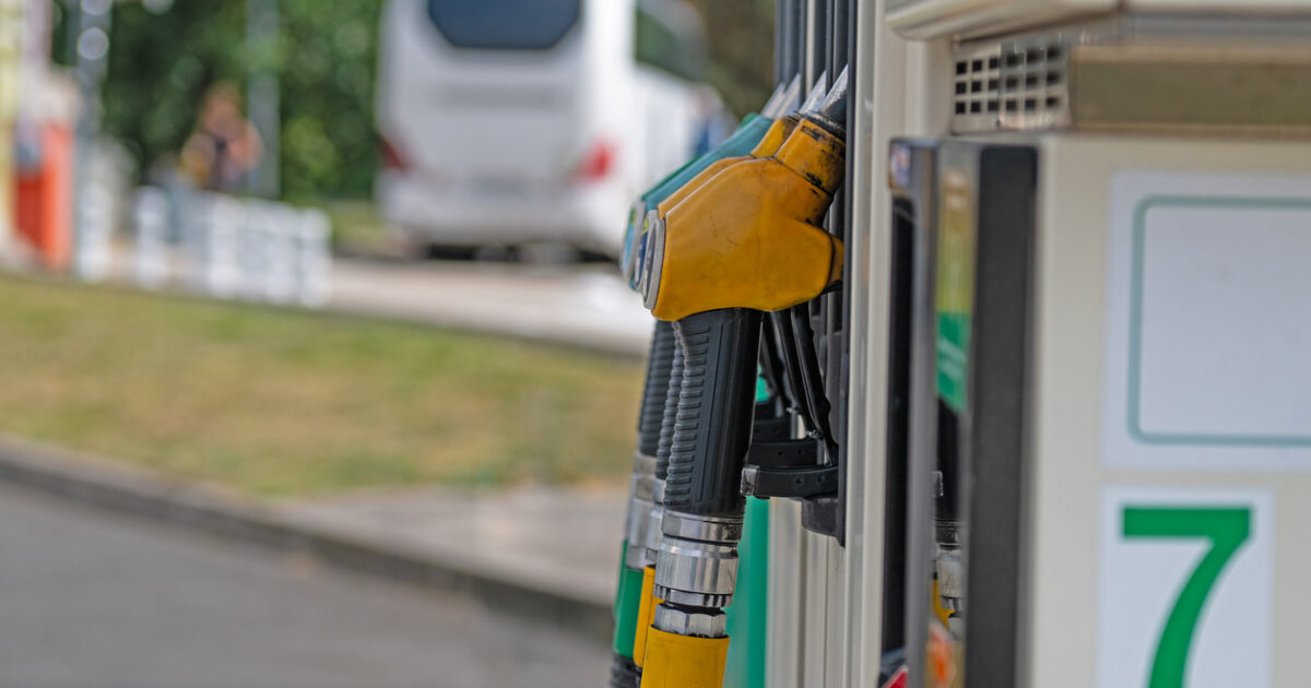 Το παιχνίδι κερδοσκοπίας σε καύσιμα και τρόφιμα και το «καπέλο» στο πετρέλαιο θέρμανσης με πρόφαση τον πόλεμο στο Ιράν