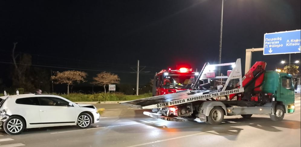 Άλιμος: Καραμπόλα πέντε αυτοκινήτων στη Λεωφόρο Ποσειδώνος – Ένα άτομο ανασύρθηκε χωρίς τις αισθήσεις του