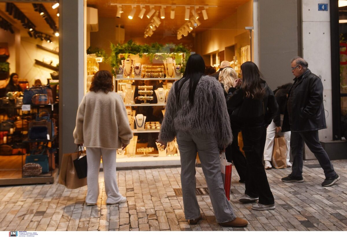 Εορταστικό ωράριο Πάσχα: Πώς θα λειτουργήσουν τα καταστήματα – Ποιες μέρες θα παραμείνουν κλειστά