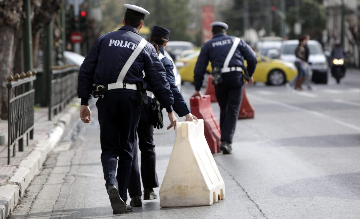 Αυξημένα μέτρα οδικής ασφάλειας σε όλη την Ελλάδα για τον εορτασμό της 25ης Μαρτίου