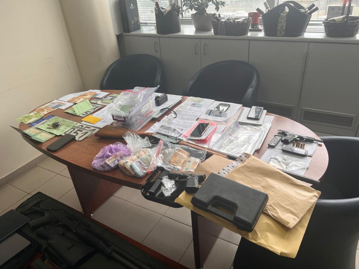 Έστησαν «βιομηχανία» εμπορίας ανθρώπων σε Κρήτη, Αττική και Θήβα: Πώς παγίδευαν αλλοδαπούς και τους κρατούσαν ομήρους παίρνοντας τα διαβατήριά τους