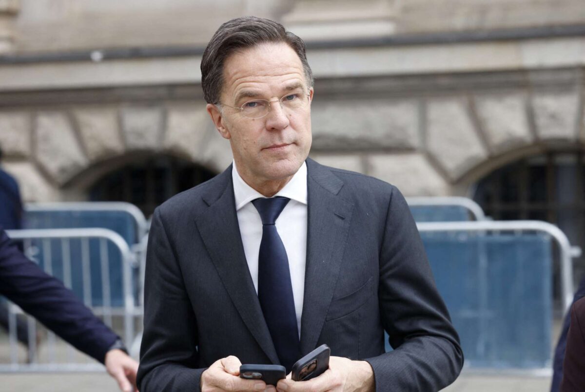 Ρούτε: Δεν επιβεβαιώνουμε ότι πύραυλοι του Ιράν χτύπησαν το Ντιέγκο Γκαρσία – «Το ΝΑΤΟ θα καταφέρει να ξανανοίξουν τα Στενά του Ορμούζ»