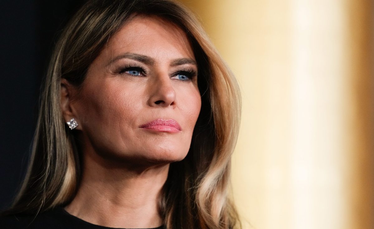 Guns N’ Roses, Γκρέις Τζόουνς και Prince «μπλόκαραν» τη μουσική τους στο ντοκιμαντέρ για τη Μελάνια Τραμπ