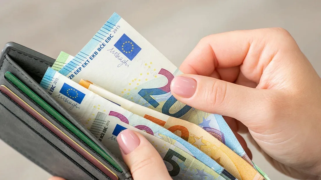 ΓΣΕΕ: Πώς αμείβεται η 25η Μαρτίου για τους μισθωτούς του ιδιωτικού τομέα