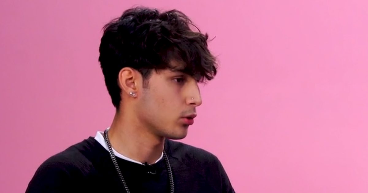 Μπάμπης Λαζαρίδης: «Με έχει μεγαλώσει πολύ σωστά η μητέρα μου – Το ήξερα από πάντα ότι δεν έχω πατέρα και μερικές φορές ήταν άβολο στο σχολείο»