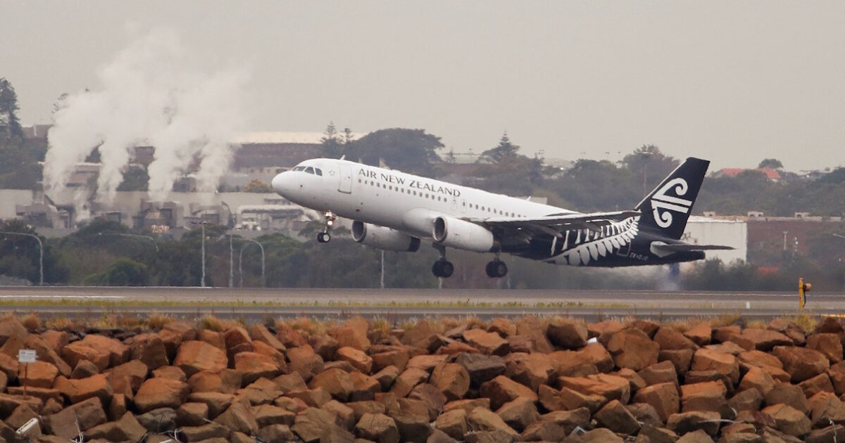 Η Νέα Ζηλανδία περιορίζει τη χρήση καυσίμων με νόμο του 1979 ενώ η κρατική Air New Zealand ακυρώνει 1.100 πτήσεις