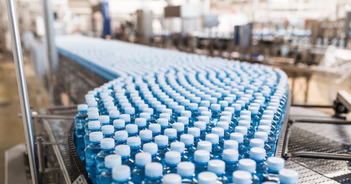 Πλαστικά: Aυξάνονται οι τιμές σε μεμβράνες, μπουκάλια και συσκευασίες προσθέτοντας κόστος στα πάντα, από τρόφιμα μέχρι φάρμακα