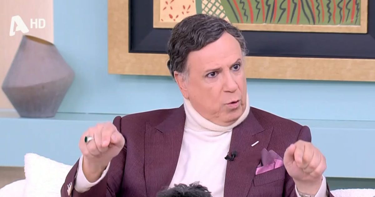 Ο Χάρης Ρώμας «πυροβολεί» πασίγνωστο σκηνοθέτη: «Λέει απλοϊκά τσιτάτα σαν ιερή αγελάδα και αποθεώνεται»