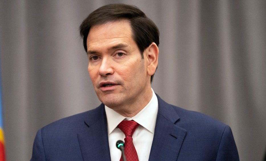 Ρούμπιο: Η επίθεση στο Ιράν ήταν αναγκαία μετά την απόφαση του Ισραήλ – Η Τεχεράνη θα έπληττε αμερικανικές βάσεις