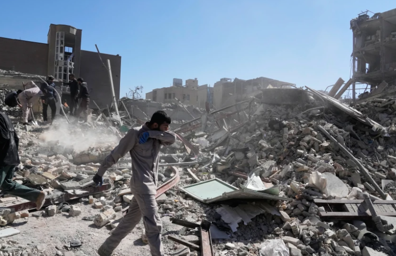 Ιράν: Αναβάλλεται ο δημόσιος αποχαιρετισμός για τον Αλί Χαμενεΐ